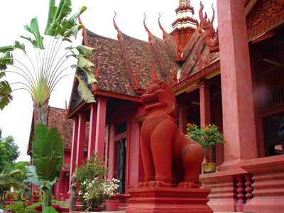 Phnom Penh National Museum (c) 2002 by John Goss